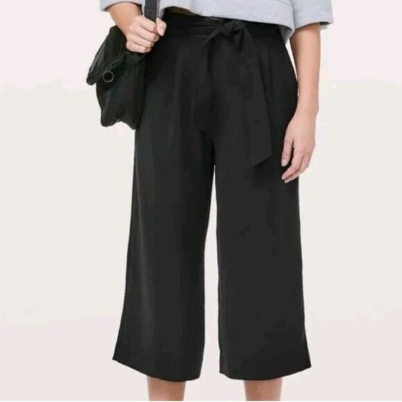 Lululemon Noir Crop Black Wide Leg Tie Waist - Picture 1 of 11